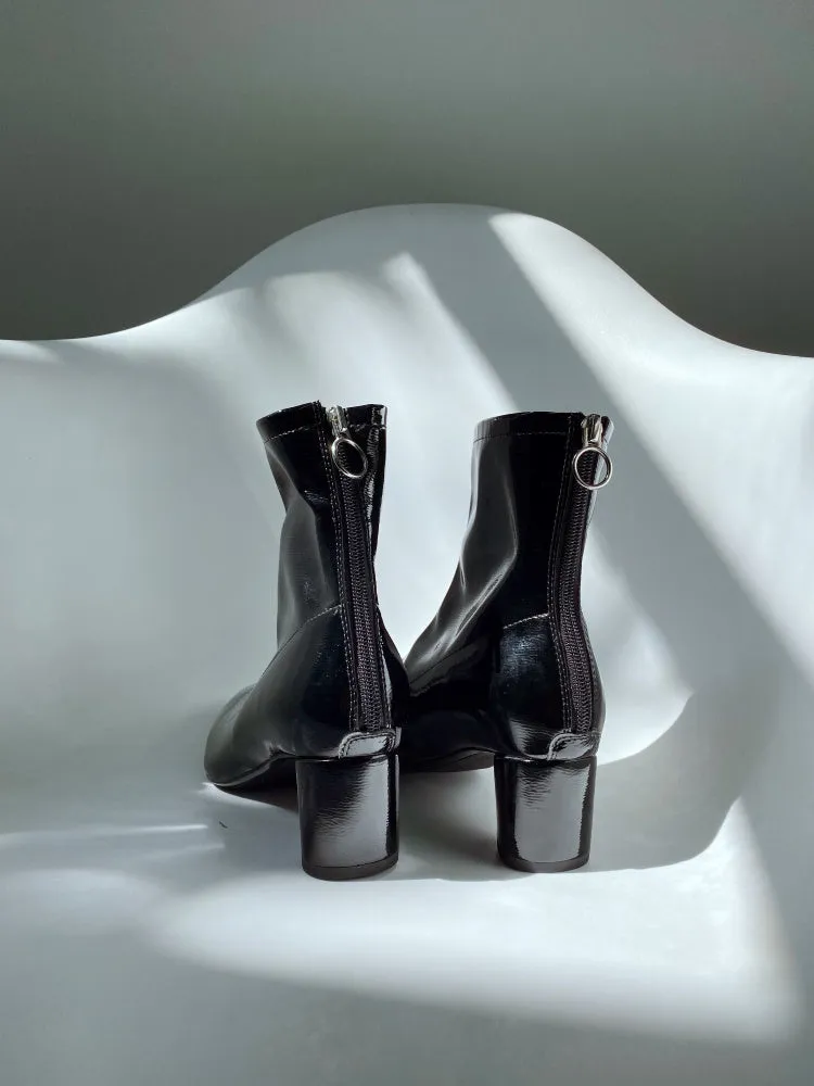LUXE SEVEN DESIGN ZIP BACK ANKLE BOOTS IN BLACK PATENT